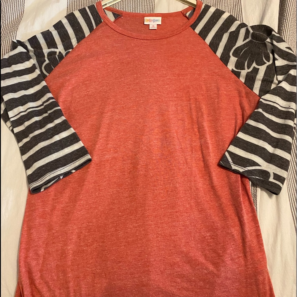 Lularoe randy tee